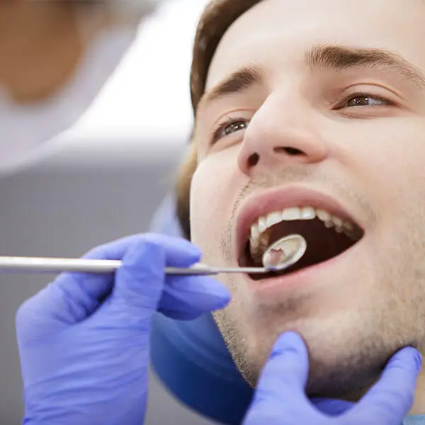 Cosmetic dentist in Miami beach